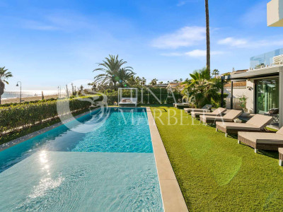 Villa en venta en Estepona
