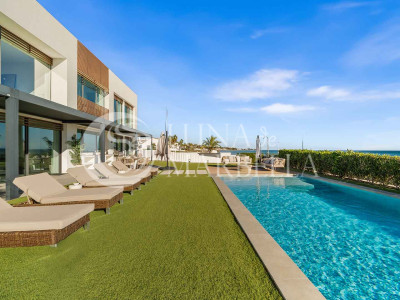 Villa en venta en Estepona