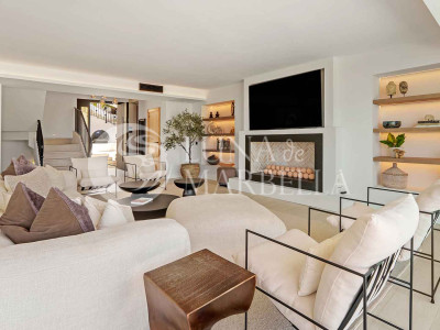 Villa for sale in Nueva Andalucia