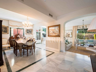 Town House for sale in Marbella Golden Mile