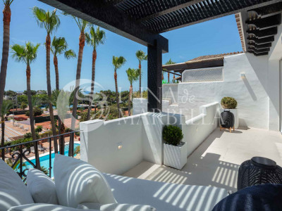 Penthouse for sale in Marina Puente Romano, Marbella Golden Mile