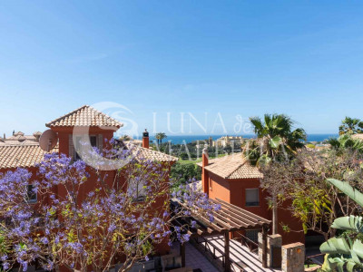 Villa Pareada en venta en Santa Clara, Marbella Este