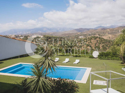 Villa for sale in Marbella East