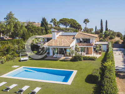 Villa for sale in Hacienda las Chapas, Marbella East