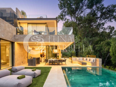 Villa en venta en La Cerquilla, Nueva Andalucia