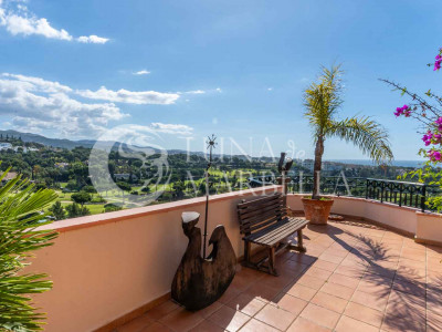 Penthouse for sale in Marbella East