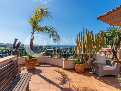 Penthouse for sale in Marbella East