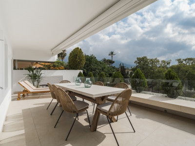 Apartamento en venta en Las Lomas del Marbella Club, Marbella Golden Mile