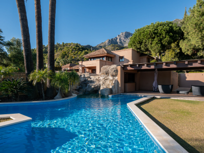 Villa en alquiler en Cascada de Camojan, Marbella Golden Mile
