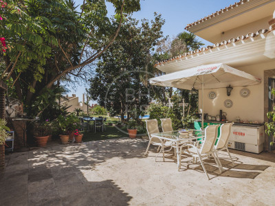 Villa en venta en Xarblanca, Marbella