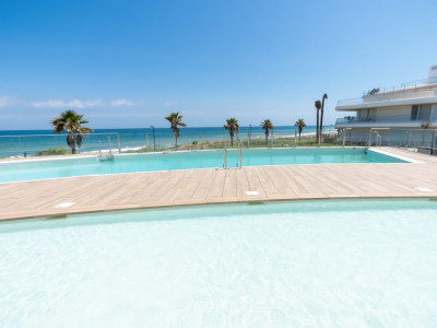 Villa  en venta en  Estepona Playa, Estepona