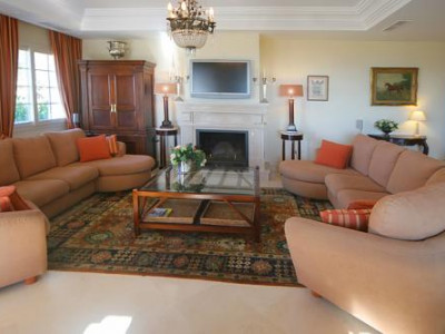Villa en venta en Lorea Playa, Marbella - Puerto Banus