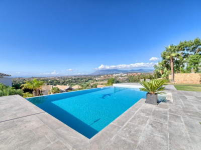 Villa for sale in Los Flamingos Golf, Benahavis