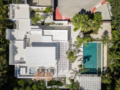 Villa zum Verkauf in Las Brisas, Nueva Andalucia