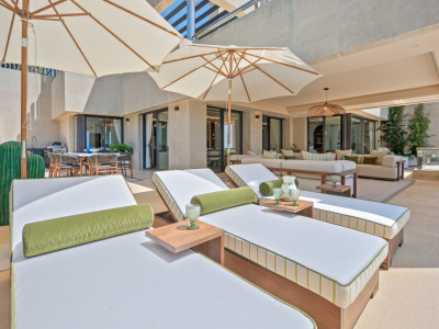 Zweistöckiges Penthouse zum Verkauf in Las Alamandas, Nueva Andalucia