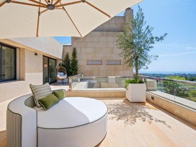 Zweistöckiges Penthouse zum Verkauf in Las Alamandas, Nueva Andalucia