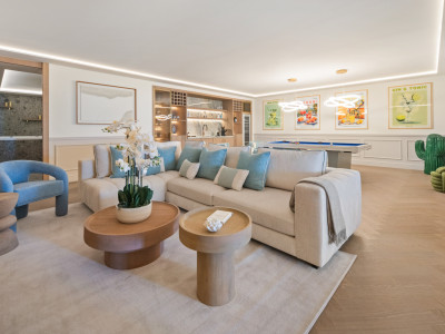 Zweistöckiges Penthouse zum Verkauf in Las Alamandas, Nueva Andalucia