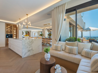 Zweistöckiges Penthouse zum Verkauf in Las Alamandas, Nueva Andalucia