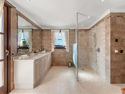 Villa à vendre à El Velerin, Estepona