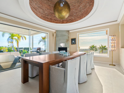 Villa for sale in Benahavis