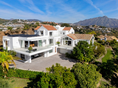 Villa for sale in Benahavis