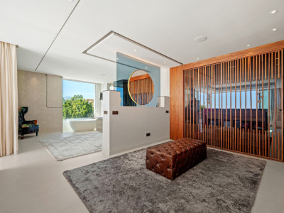 Villa for sale in Benahavis