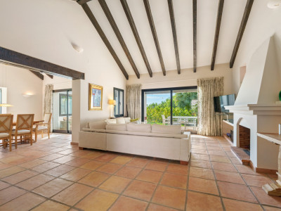 Villa for sale in Benahavis