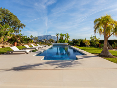 Villa for sale in Benahavis