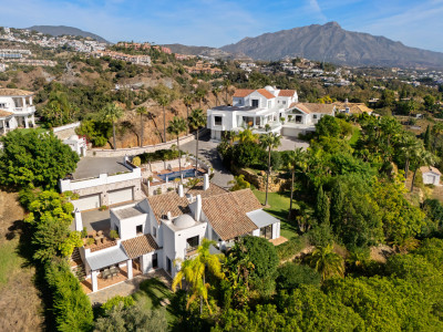 Villa for sale in Benahavis