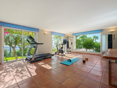 Villa for sale in Benahavis