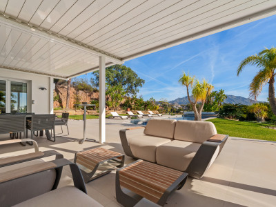 Villa for sale in Benahavis