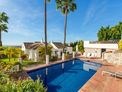Villa for sale in Benahavis