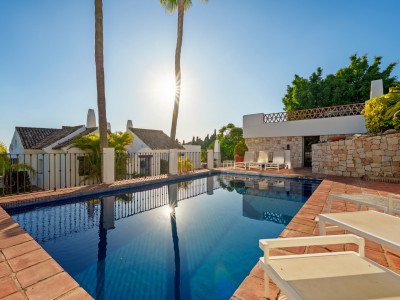 Villa for sale in Benahavis
