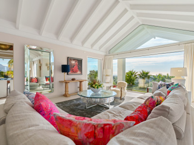 Villa for sale in Benahavis