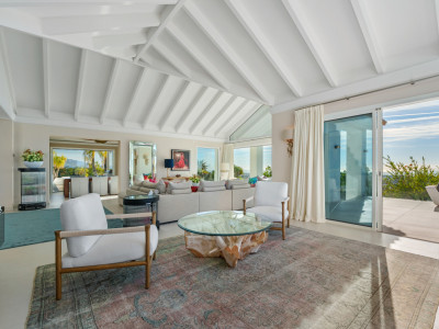 Villa for sale in Benahavis