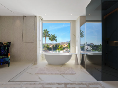 Villa for sale in Benahavis