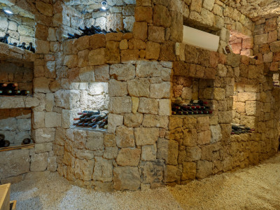 Villa for sale in Benahavis