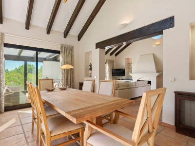 Villa for sale in Benahavis