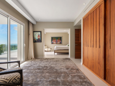 Villa for sale in Benahavis