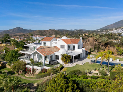 Villa for sale in Benahavis