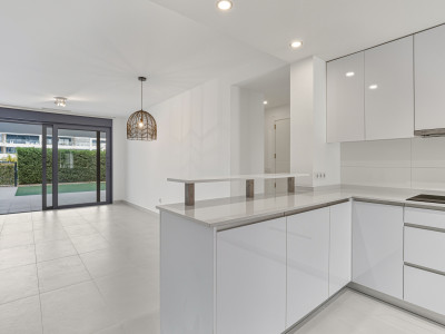 Ground Floor Apartment for sale in Estepona East, Estepona