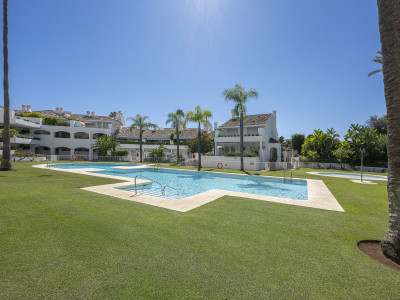 Duplex en venta en Rio Real, Marbella Este