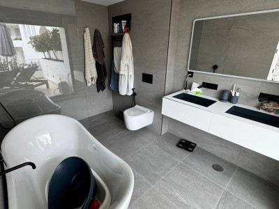 Duplex en venta en Rio Real, Marbella Este