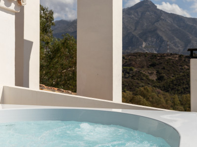 Zweistöckiges Penthouse zum Verkauf in Nueva Andalucia