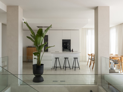 Zweistöckiges Penthouse zum Verkauf in Nueva Andalucia