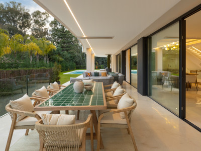Villa zum Verkauf in La Cerquilla, Nueva Andalucia