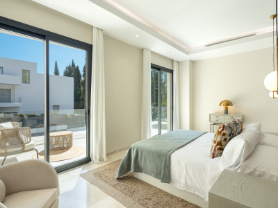 Villa zum Verkauf in La Cerquilla, Nueva Andalucia