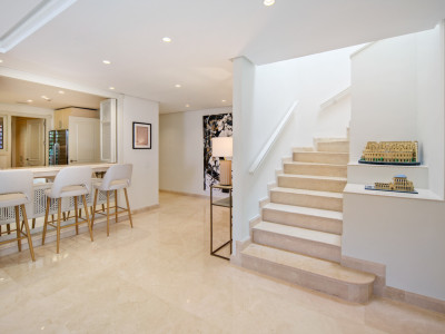 Zweistöckiges Penthouse zum Verkauf in Marbella Ost