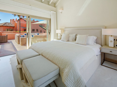 Zweistöckiges Penthouse zum Verkauf in Marbella Ost