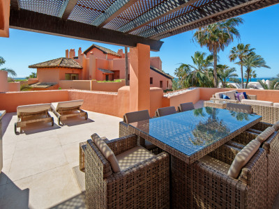 Zweistöckiges Penthouse zum Verkauf in Marbella Ost